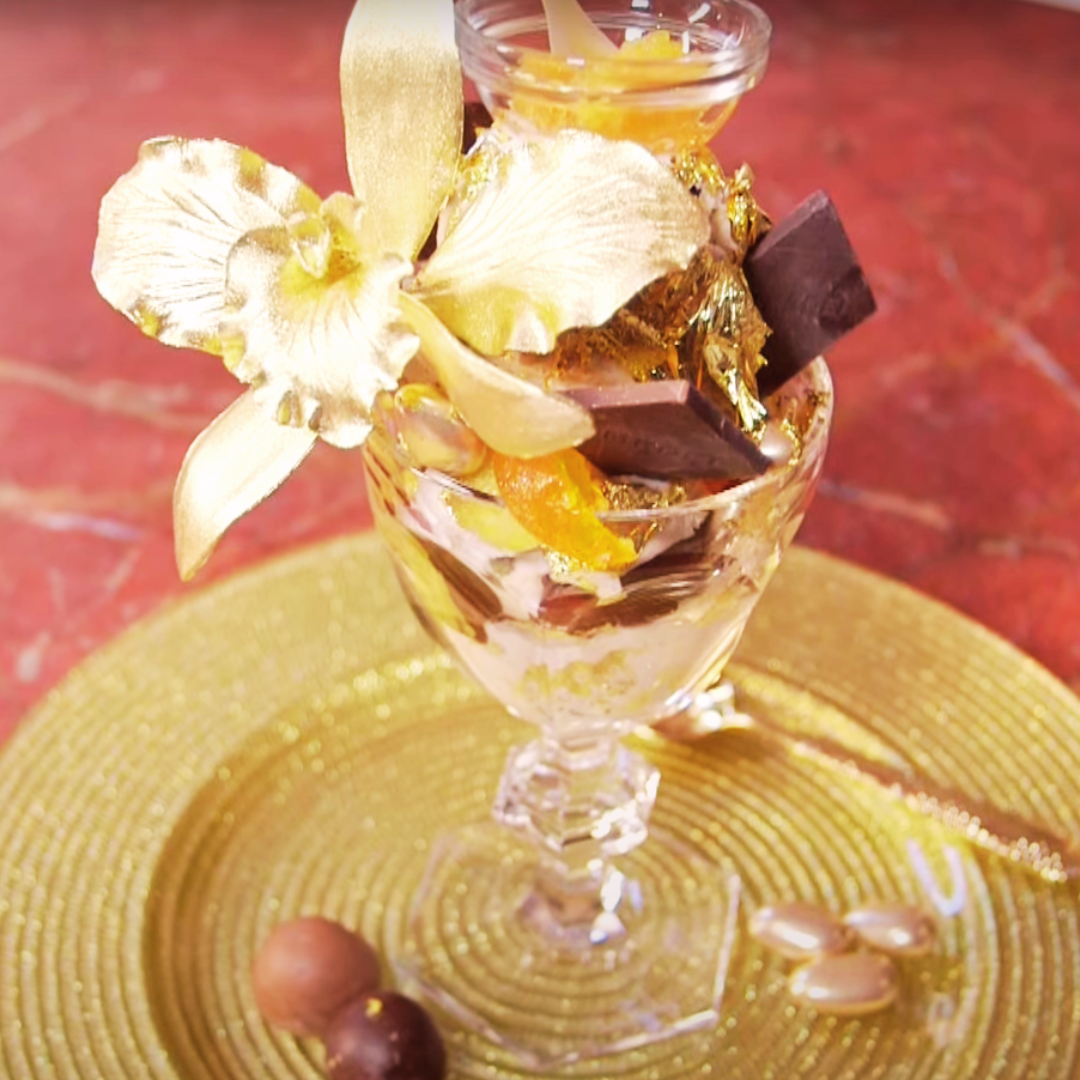 gold dessert